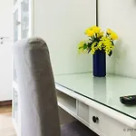 Metropolis 4*