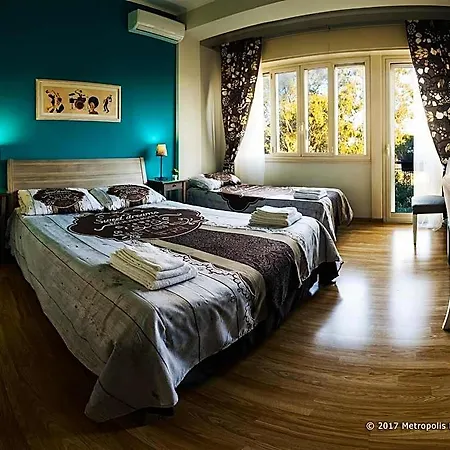 Metropolis 4*