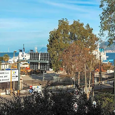 Bed and Breakfast Metropolis Μεσίνα