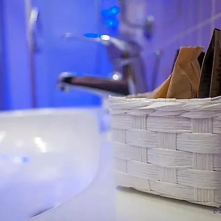 Bed and Breakfast Metropolis 4*