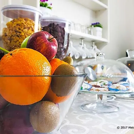 Metropolis Bed and Breakfast Μεσίνα