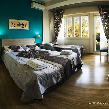 Metropolis Bed and Breakfast Μεσίνα