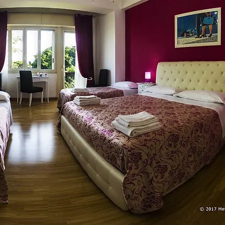 Couette-café Metropolis 4*