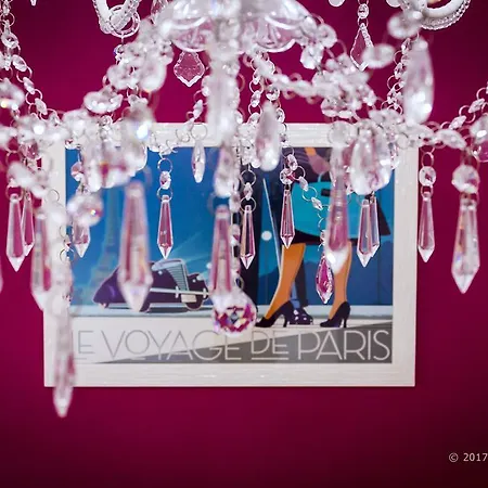 Couette-café Metropolis 4*